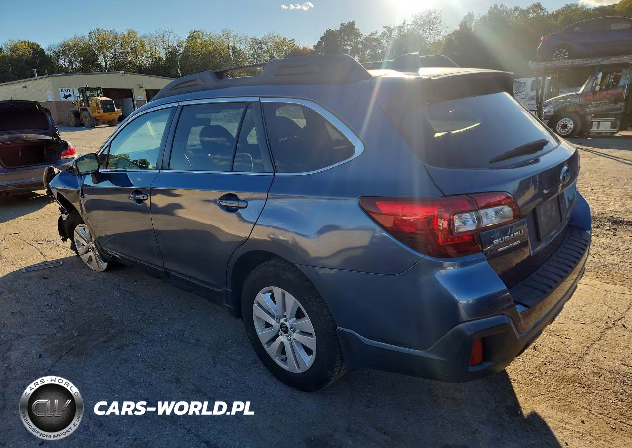 2018 Subaru Outback 2.5I Premium VIN:4S4BSAFC2J3393733 - 2