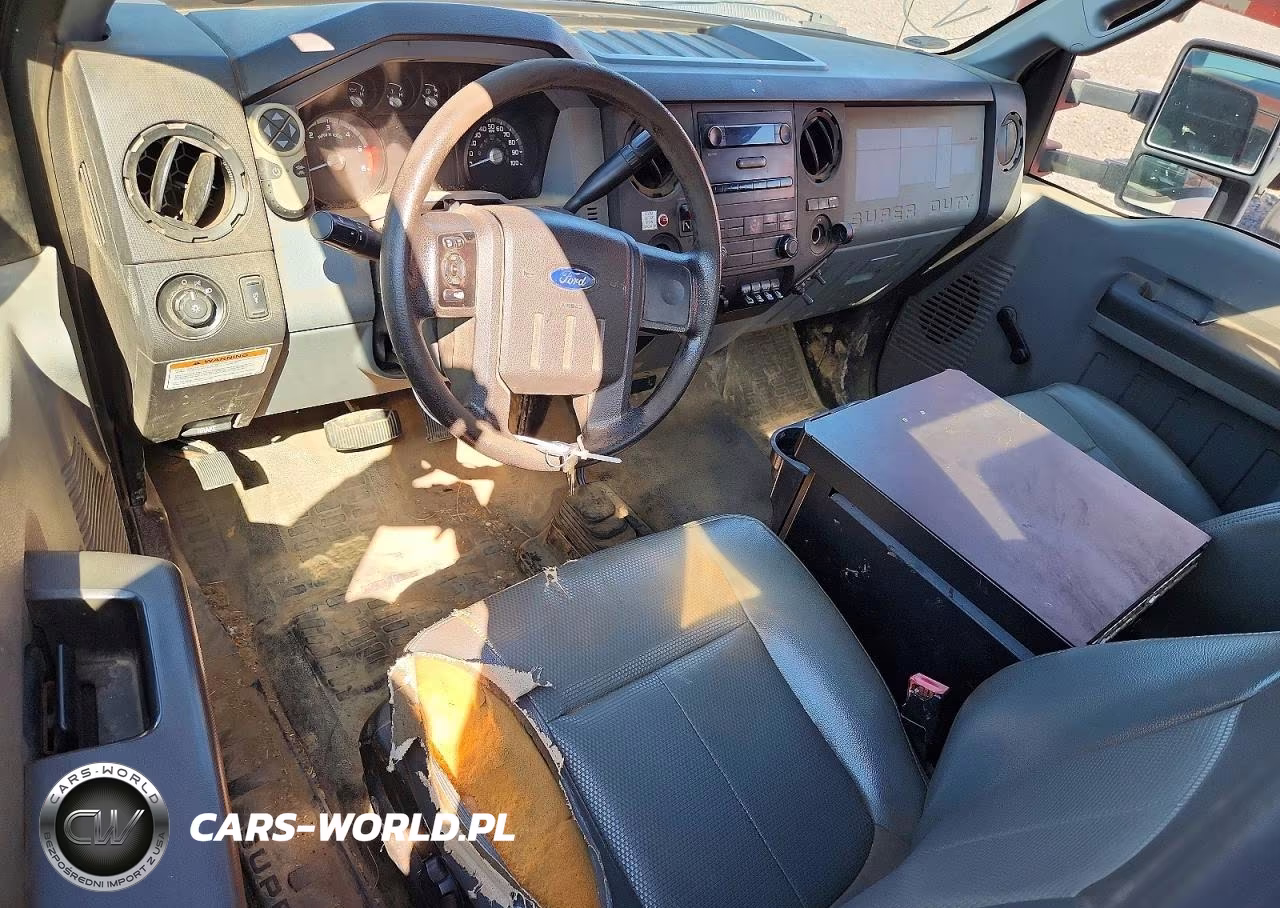 2013 Ford F450 Utility - Service Truck VIN:1FDUF4HY1DEB43089 - 8