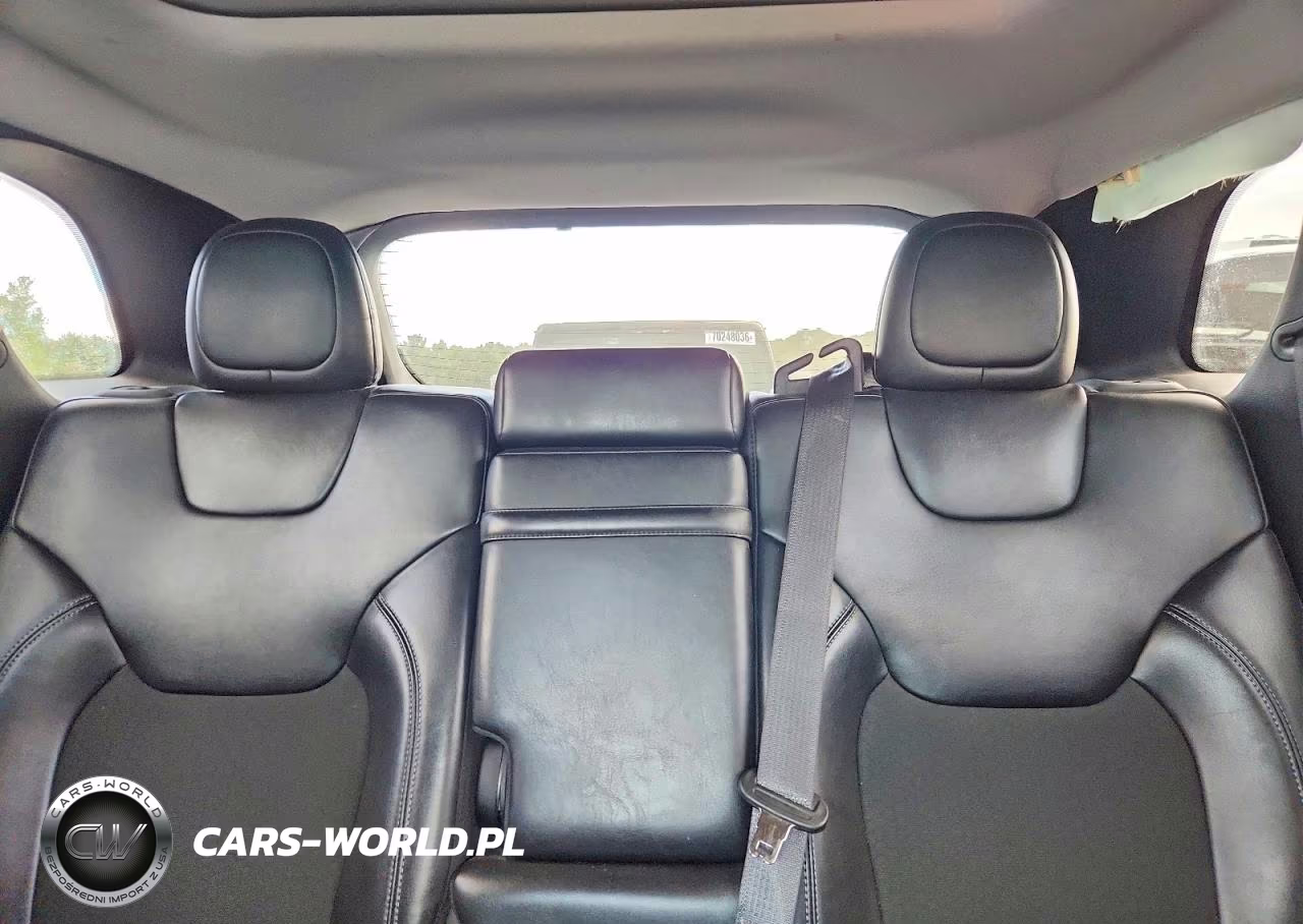 2019 Jeep Cherokee Latitude Plus VIN:1C4PJMLBXKD136888 - 10