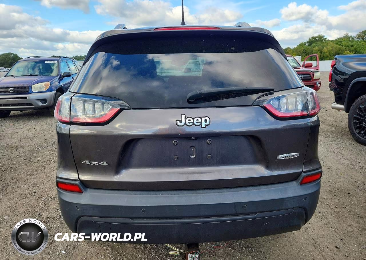 2019 Jeep Cherokee Latitude Plus VIN:1C4PJMLBXKD136888 - 6