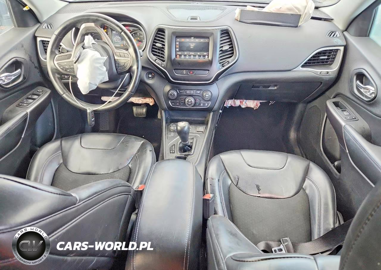 2019 Jeep Cherokee Latitude Plus VIN:1C4PJMLBXKD136888 - 8