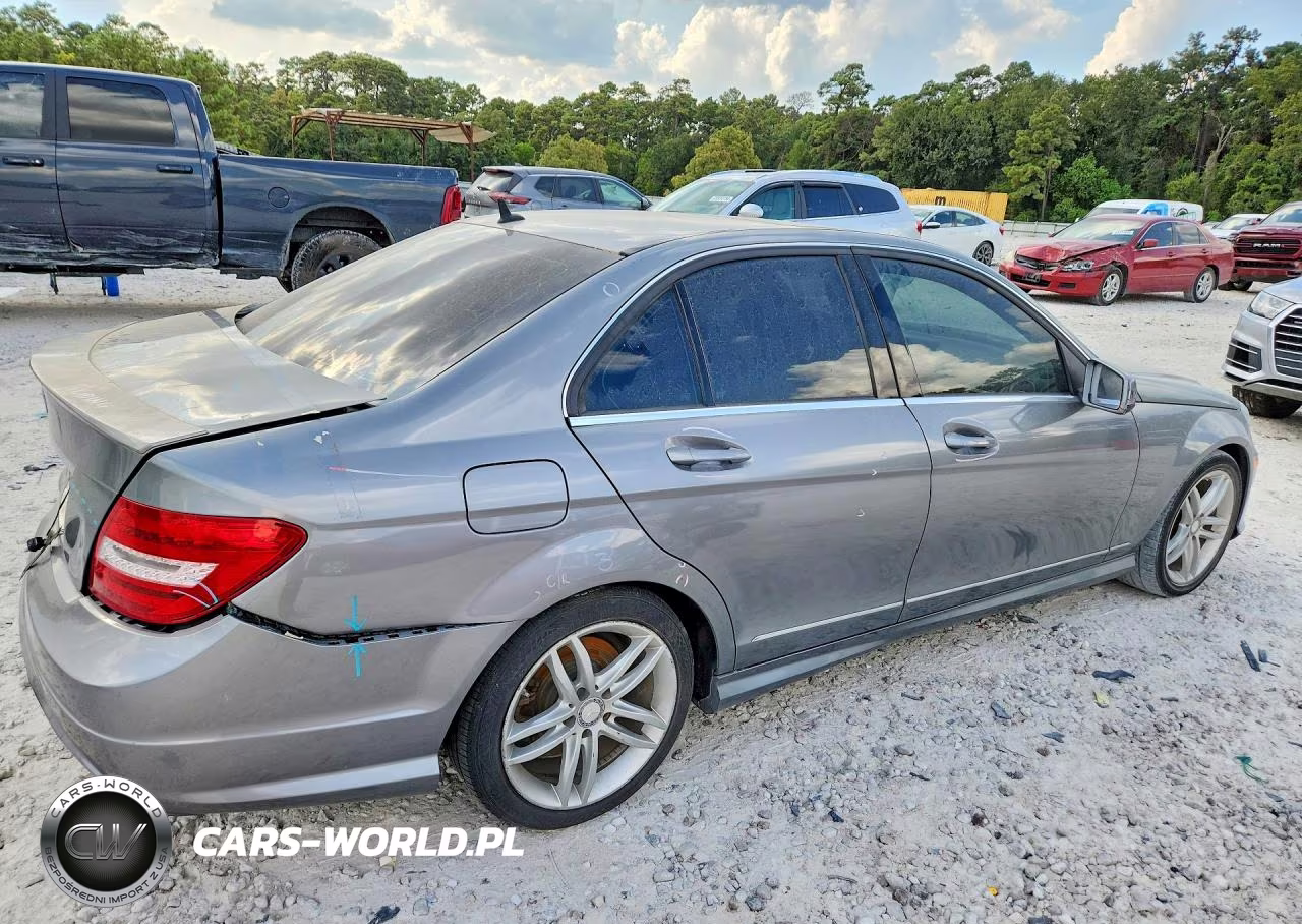 2013 Mercedes-Benz C 250 VIN:WDDGF4HB3DR299985 - 3