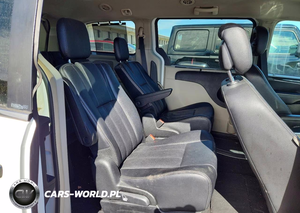 2014 Chrysler Town & Country Touring L VIN:2C4RC1CG1ER345452 - 11