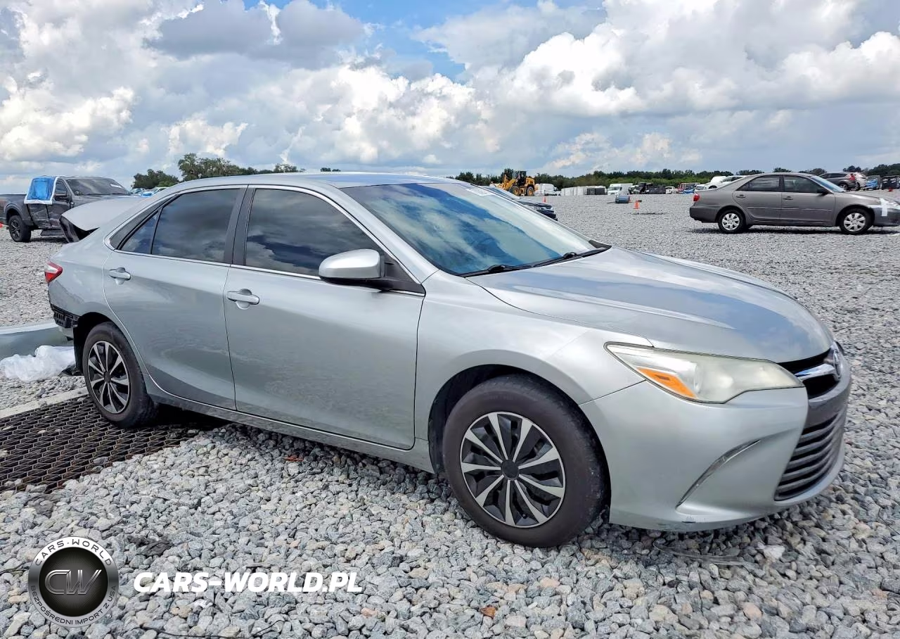 2016 Toyota Camry Le VIN:4T4BF1FK2GR580765 - 4