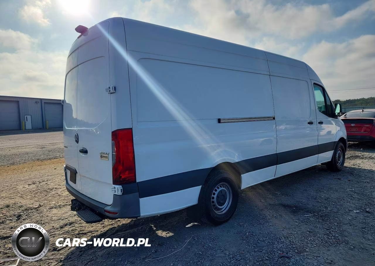 2022 Mercedes-Benz Sprinter 2500 VIN:W1Y40CHY1NT083744 - 3
