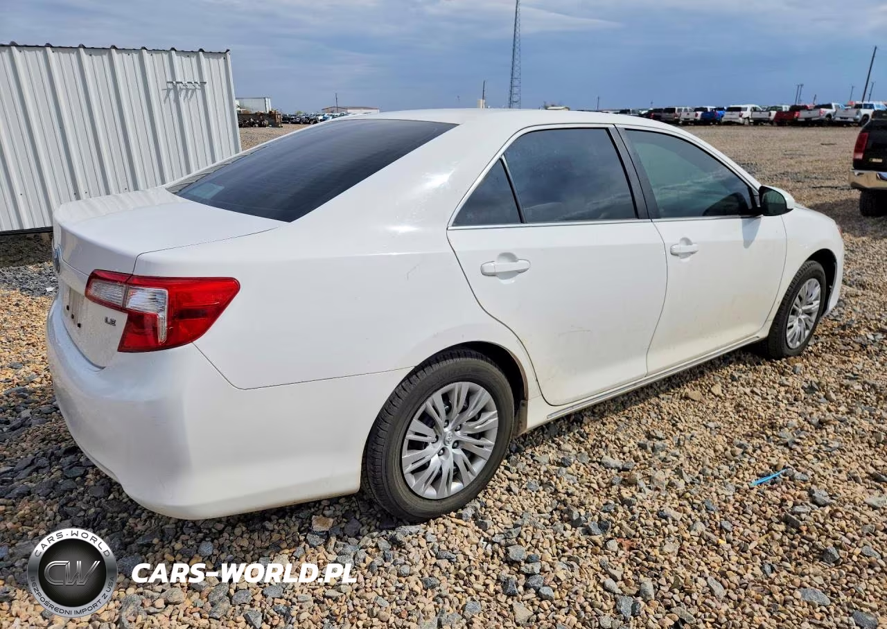 2014 Toyota Camry VIN:4T1BF1FK3EU327798 - 3