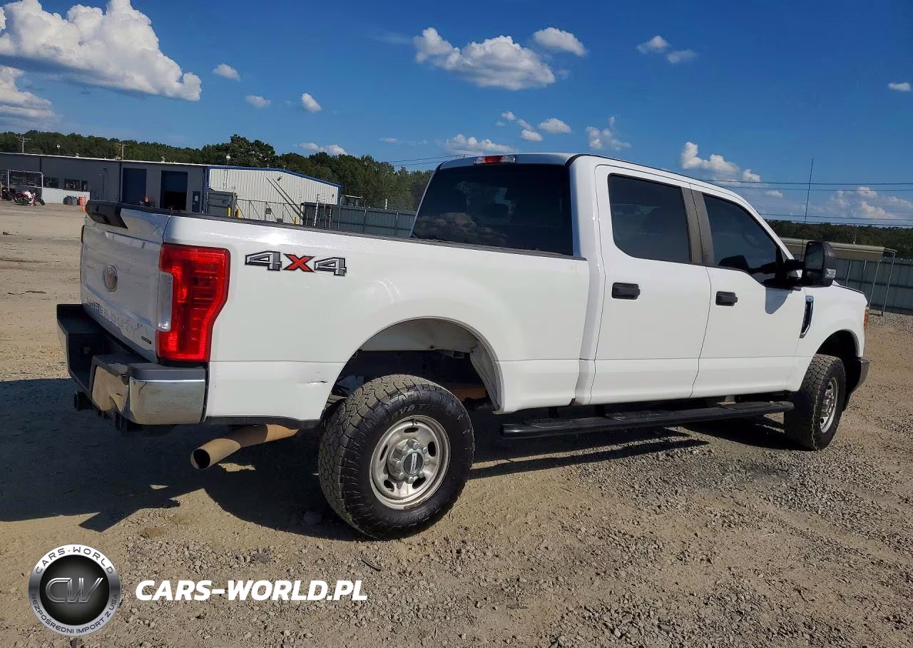 2017 Ford F250 Super Duty VIN:1FT7W2B69HEC00318 - 3
