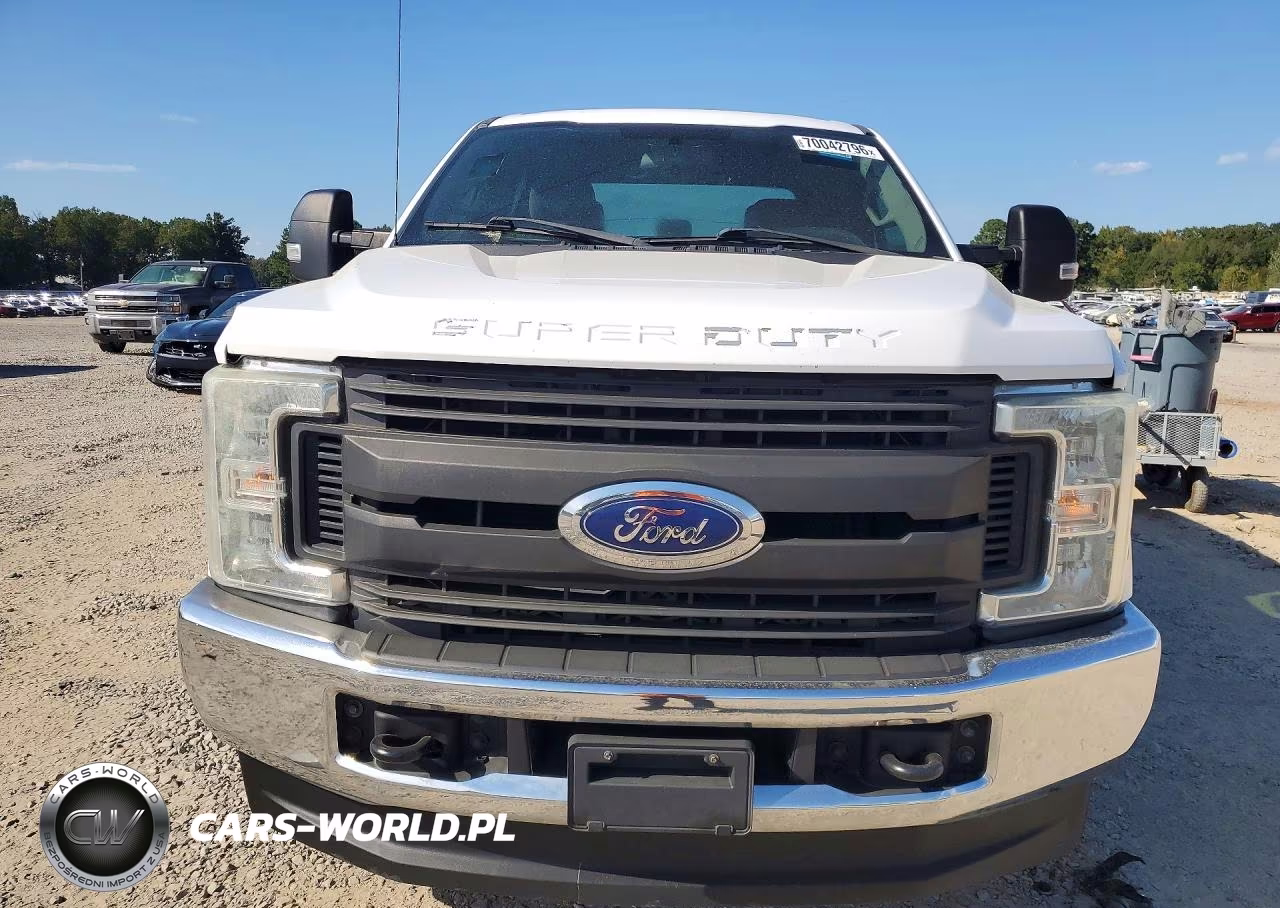 2017 Ford F250 Super Duty VIN:1FT7W2B69HEC00318 - 5