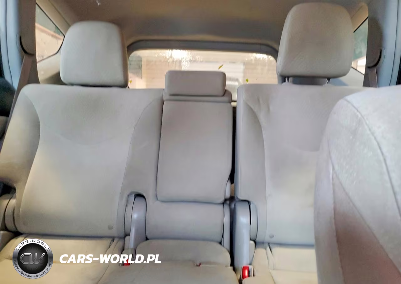 2012 Toyota Prius V Three VIN:JTDZN3EU4C3016274 - 10