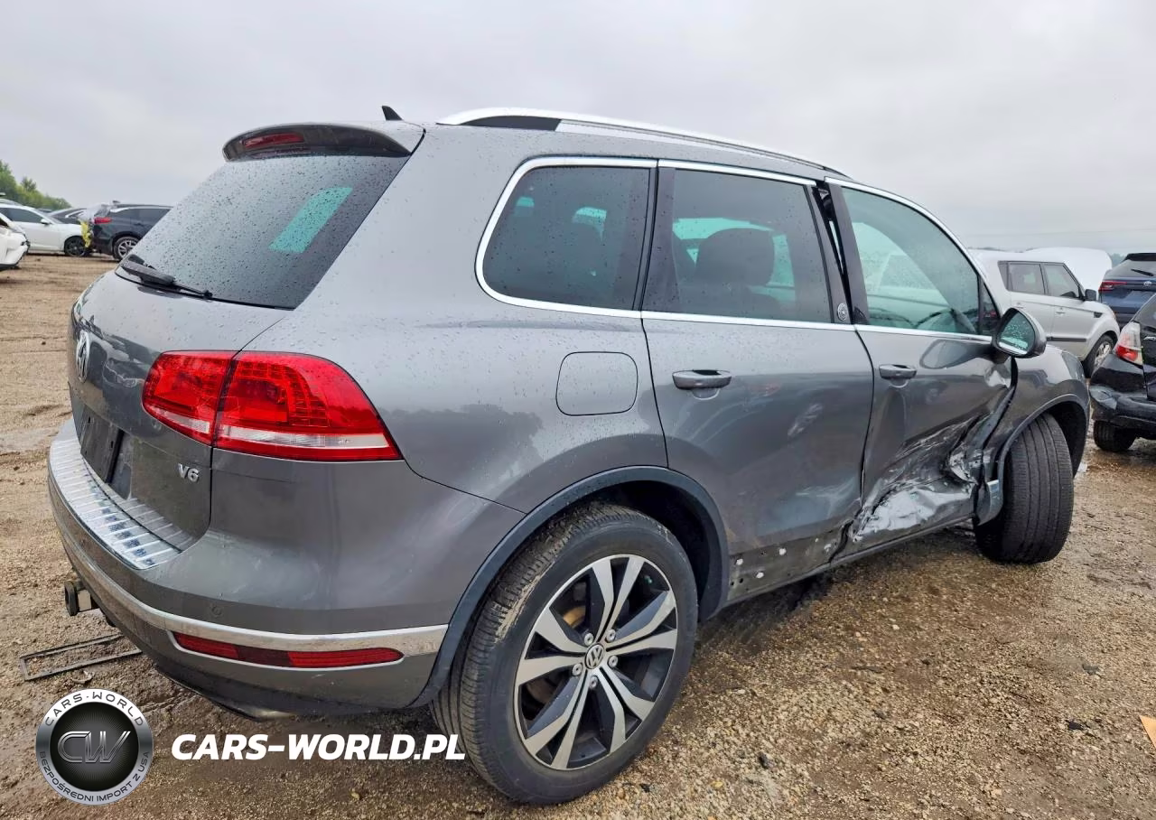 2017 Volkswagen Touareg Wolfsburg VIN:WVGRF7BP5HD001072 - 3