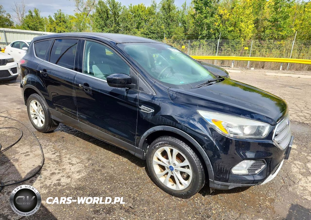 2017 Ford Escape Se VIN:1FMCU0GD0HUA11994 - 4