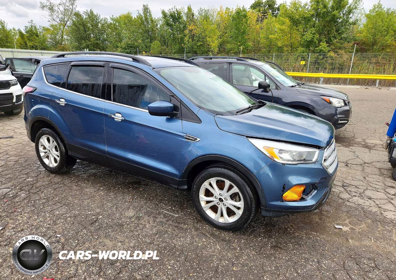 2018 Ford Escape Se VIN:1FMCU9GD0JUC40475 - 4