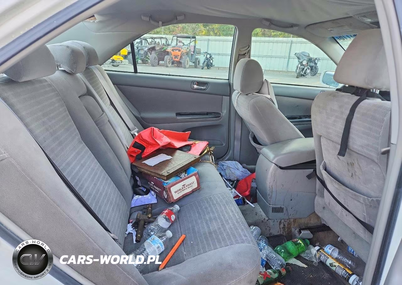 2005 Toyota Camry Le VIN:4T1BE32K45U385634 - 10