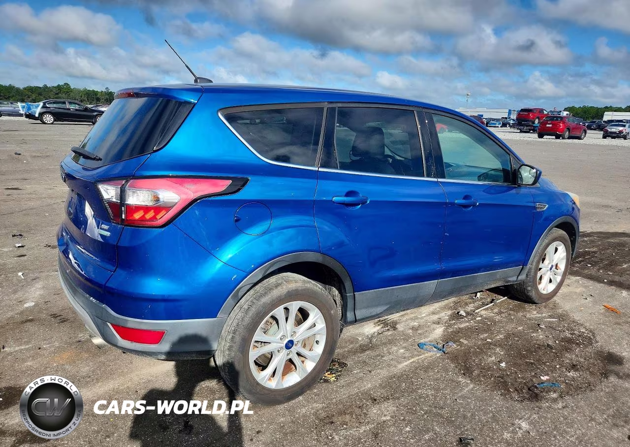 2017 Ford Escape Se VIN:1FMCU0GD8HUF02541 - 3