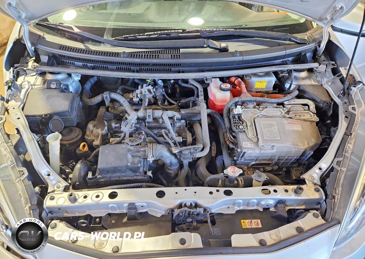 2018 Toyota Prius C One VIN:JTDKDTB34J1604443 - 12