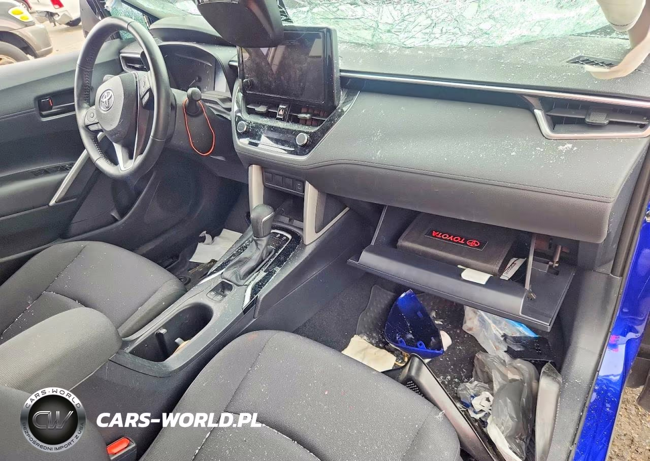 2024 Toyota Corolla Cross Le VIN:7MUCAAAG8RV100195 - 8