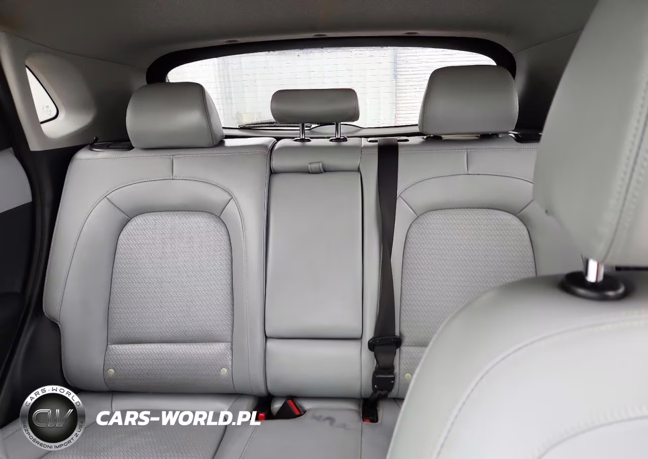 2020 Hyundai Kona Ultimate VIN:KM8K53A54LU548775 - 10