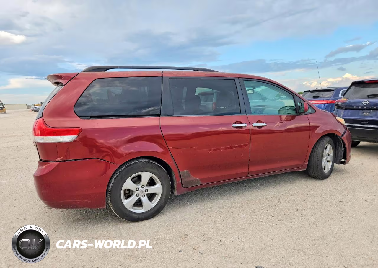 2011 Toyota Sienna Le VIN:5TDKK3DC7BS120533 - 3