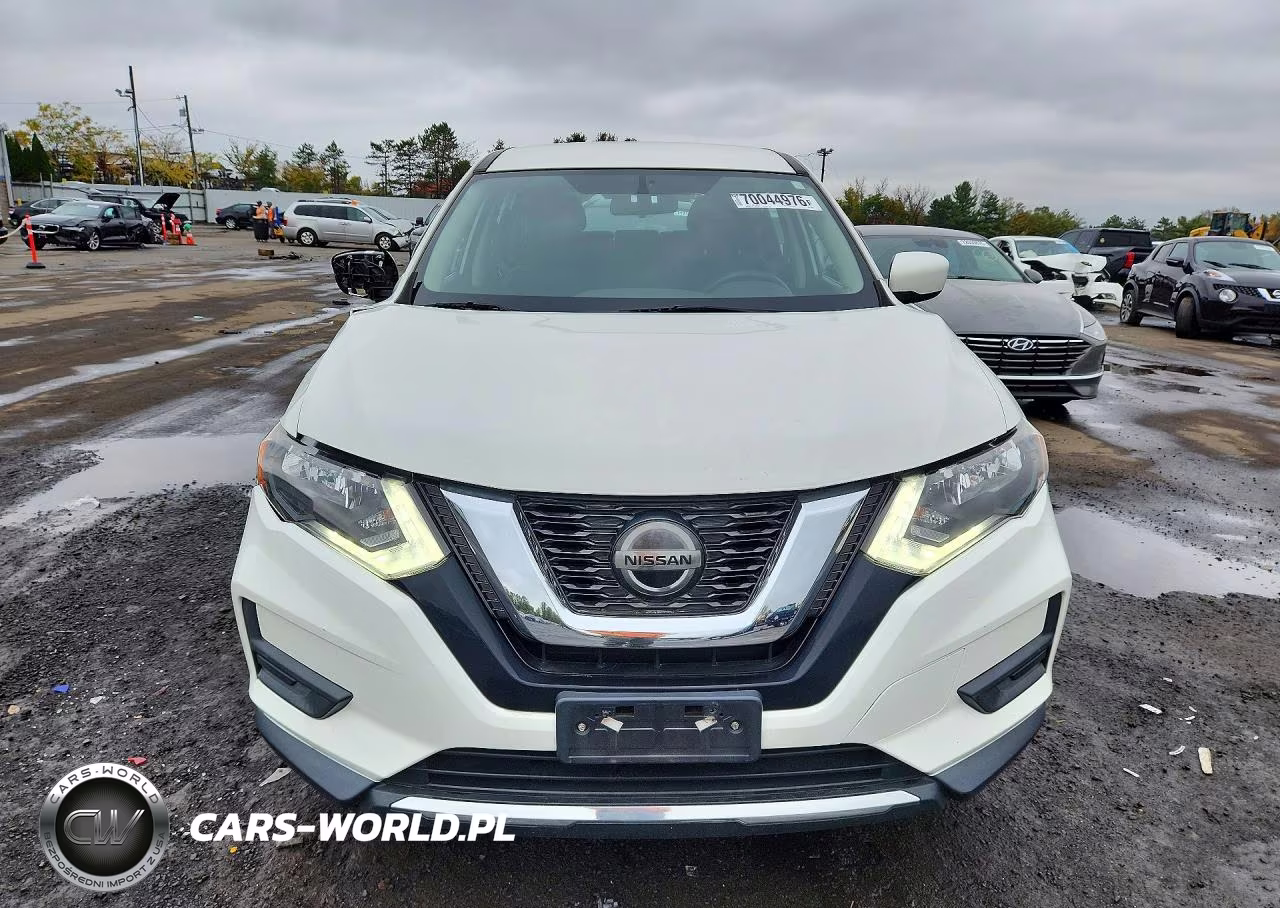 2018 Nissan Rogue S VIN:JN8AT2MV1JW314045 - 5
