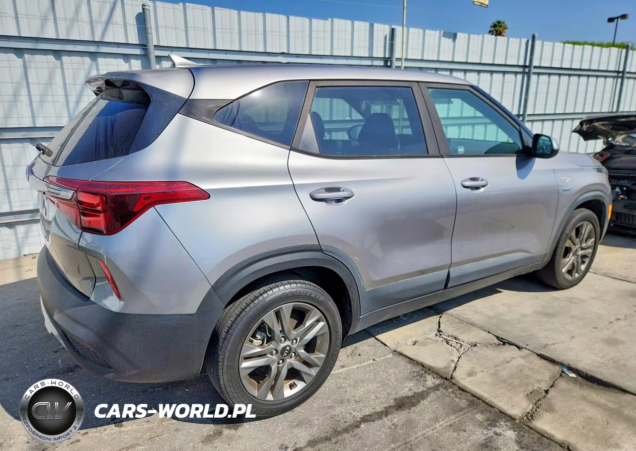 2021 Kia Seltos Lx VIN:KNDEPCAA2M7047134 - 3