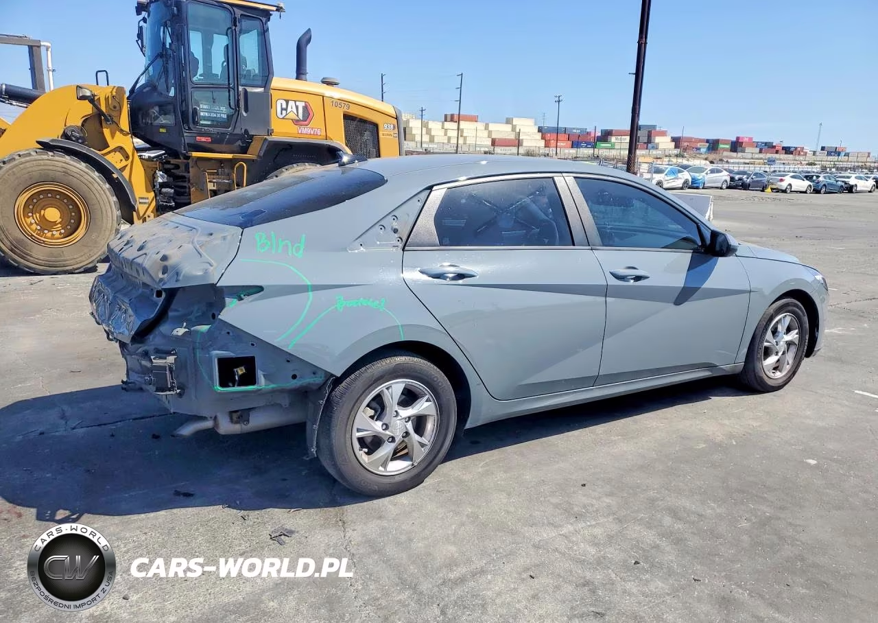 2021 Hyundai Elantra Se VIN:KMHLL4AG8MU140850 - 3
