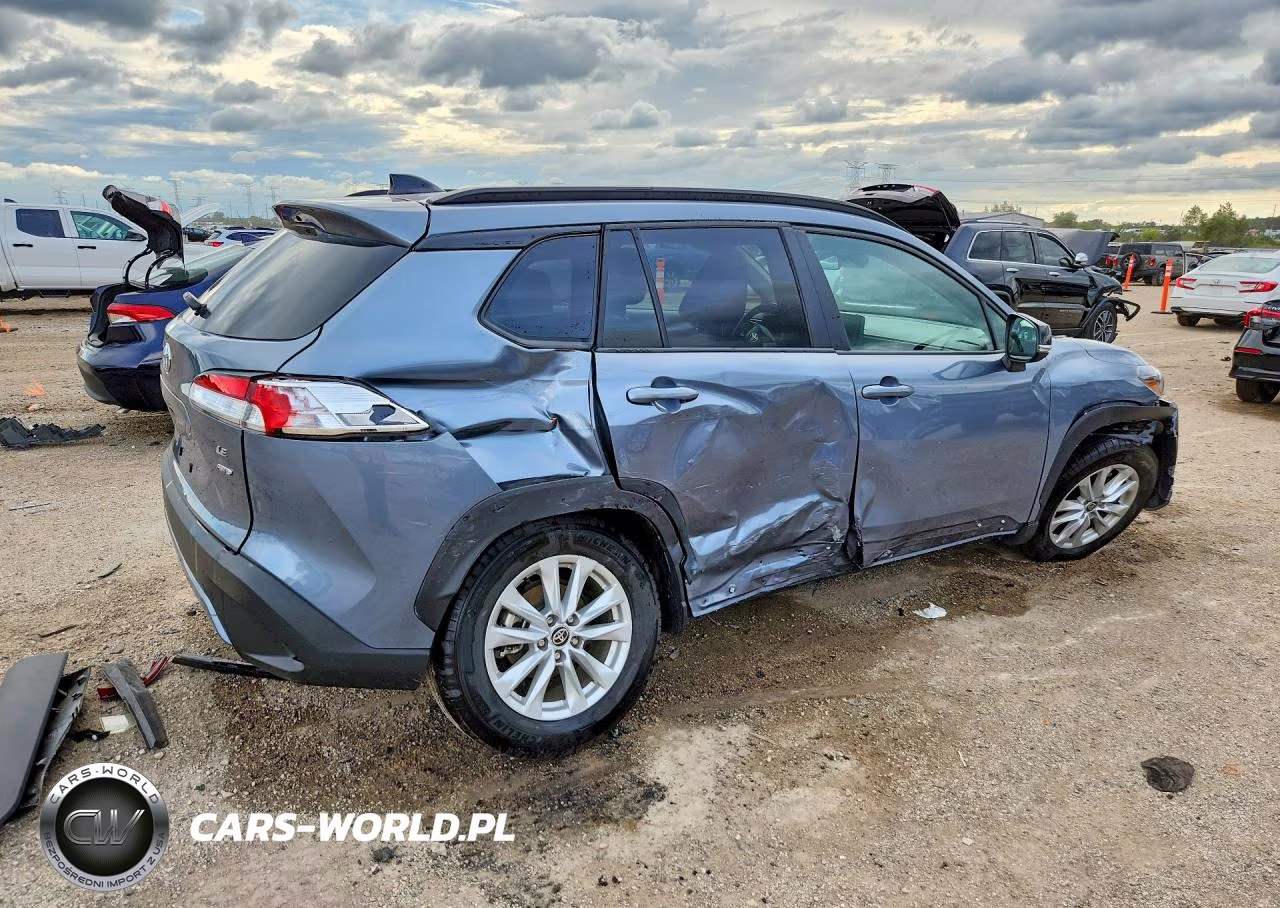 2025 Toyota Corolla Cross Le VIN:7MUCAABG1SV143135 - 3