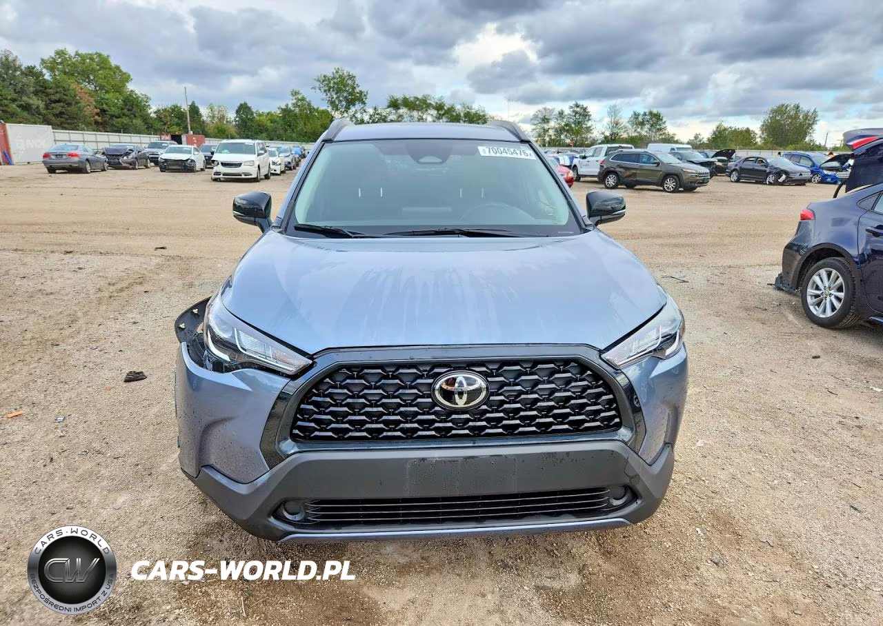 2025 Toyota Corolla Cross Le VIN:7MUCAABG1SV143135 - 5