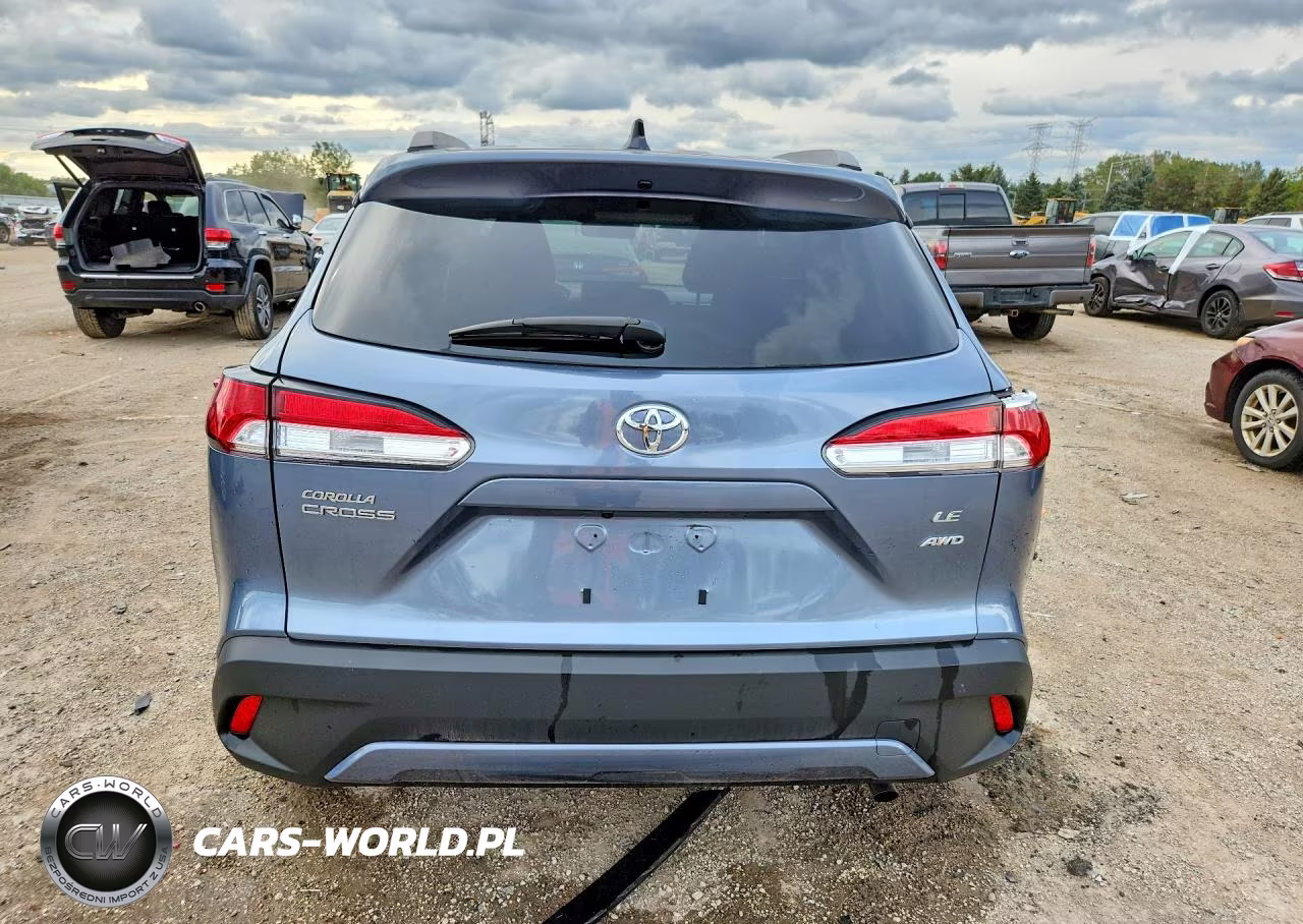 2025 Toyota Corolla Cross Le VIN:7MUCAABG1SV143135 - 6