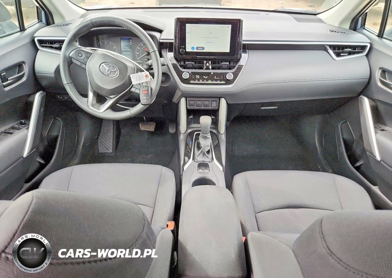 2025 Toyota Corolla Cross Le VIN:7MUCAABG1SV143135 - 8