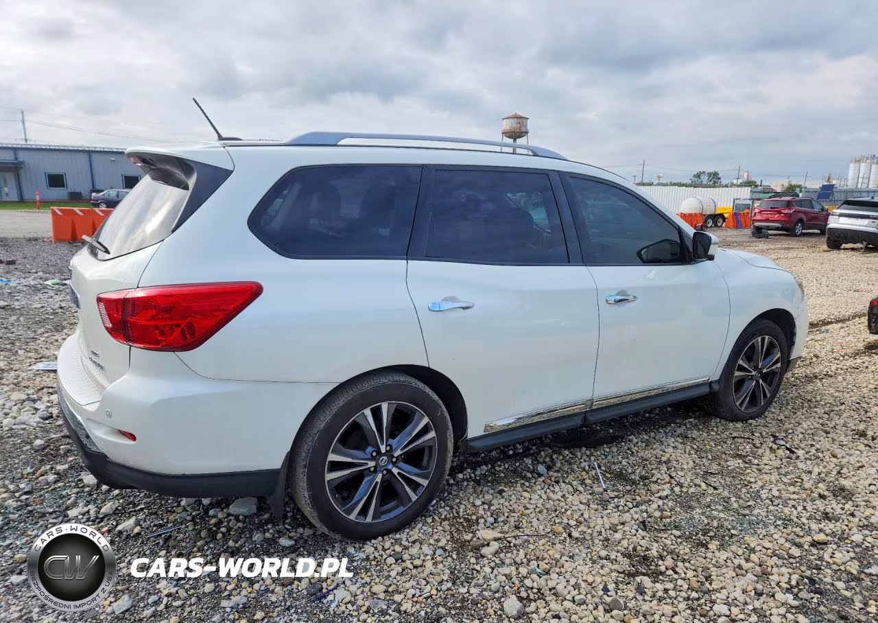 2017 Nissan Pathfinder Platinum VIN:5N1DR2MM4HC628813 - 3