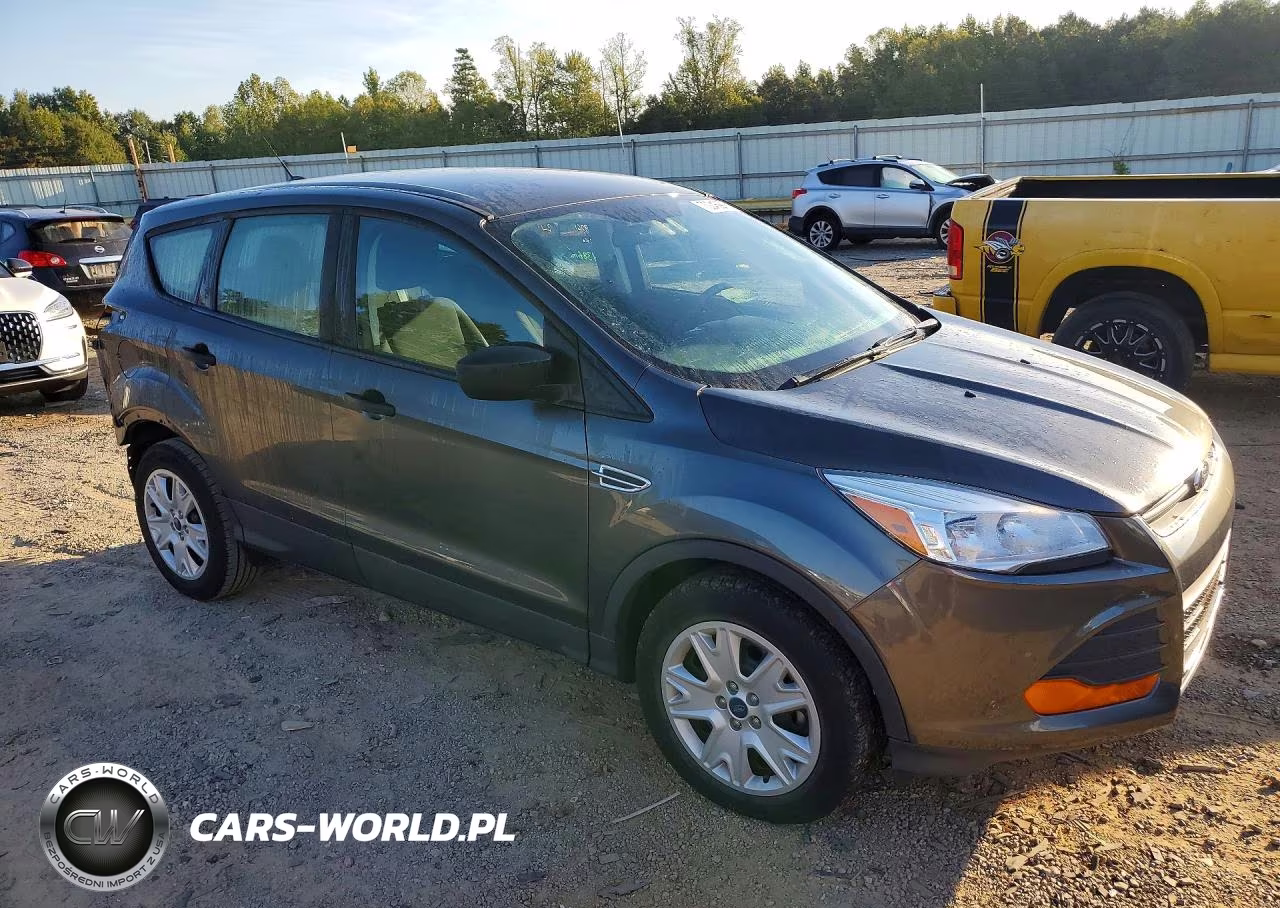 2016 Ford Escape S VIN:1FMCU0F73GUB53797 - 4