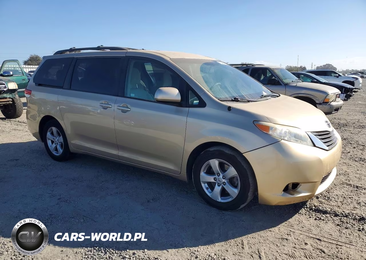 2012 Toyota Sienna Le VIN:5TDKK3DC9CS209151 - 4