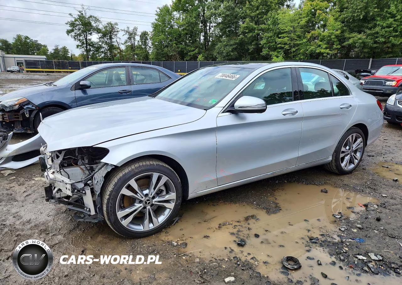 2017 Mercedes-Benz C 300 4Matic VIN:55SWF4KB6HU216140 - 1