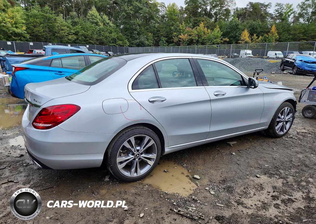 2017 Mercedes-Benz C 300 4Matic VIN:55SWF4KB6HU216140 - 3