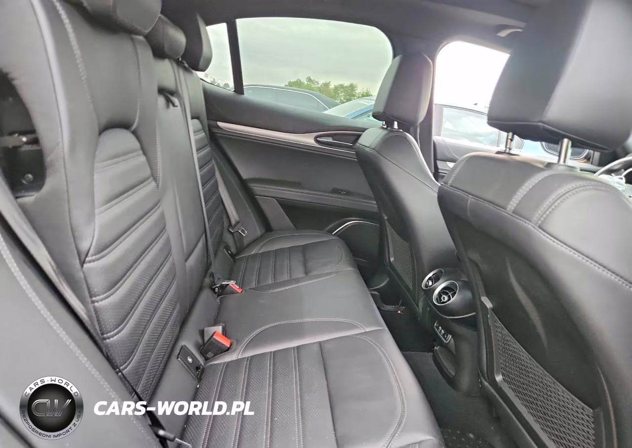2022 Alfa Romeo Stelvio Ti VIN:ZASPAKBN4N7D47773 - 10