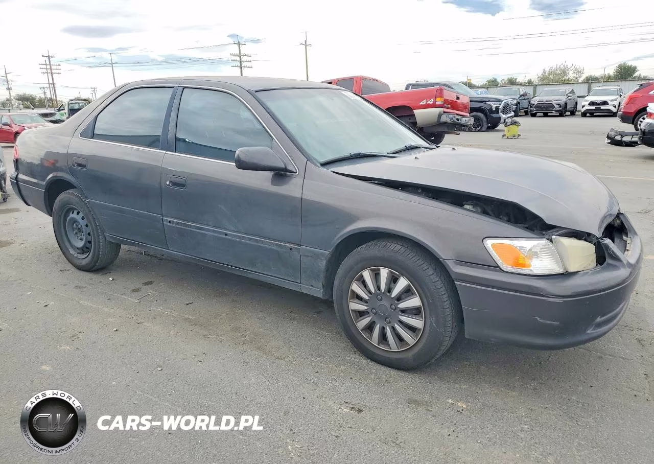 2000 Toyota Camry Le VIN:JT2BG22K1Y0400362 - 4