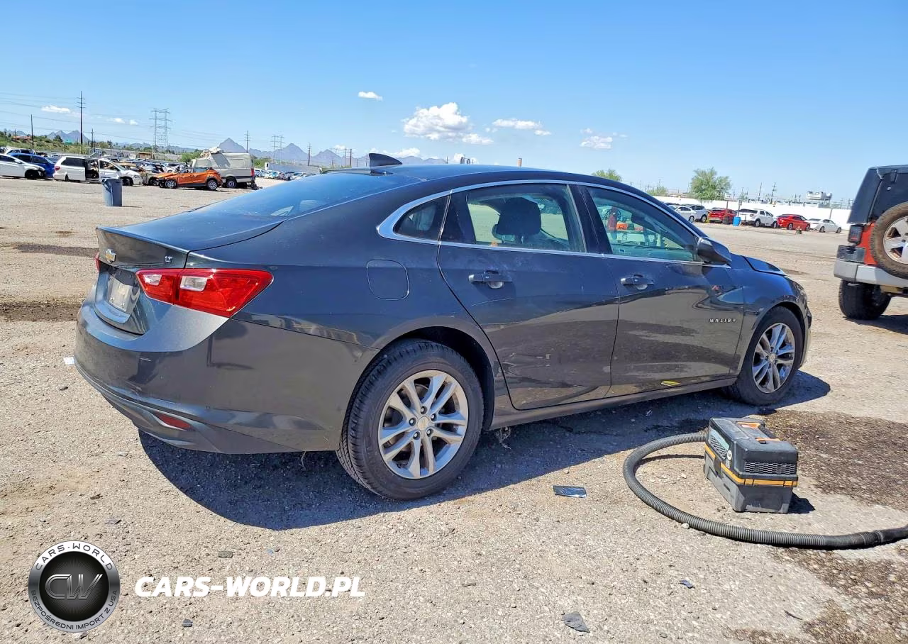 2018 Chevrolet Malibu Lt VIN:1G1ZD5ST8JF169349 - 3