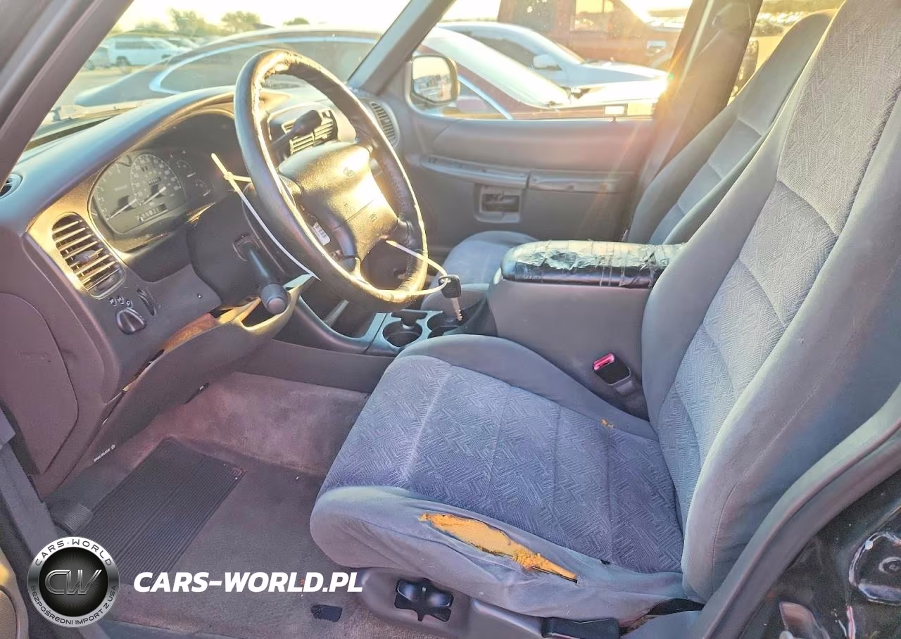 2000 Ford Explorer Xlt VIN:1FMZU63E0YZA92042 - 7