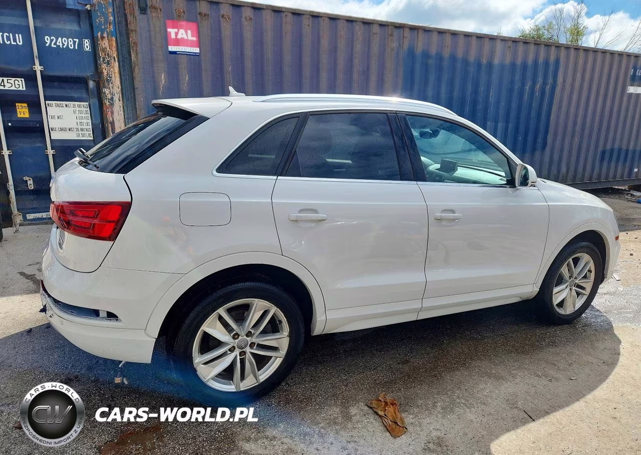 2016 Audi Q3 Premium Plus VIN:WA1EFCFS5GR021733 - 3