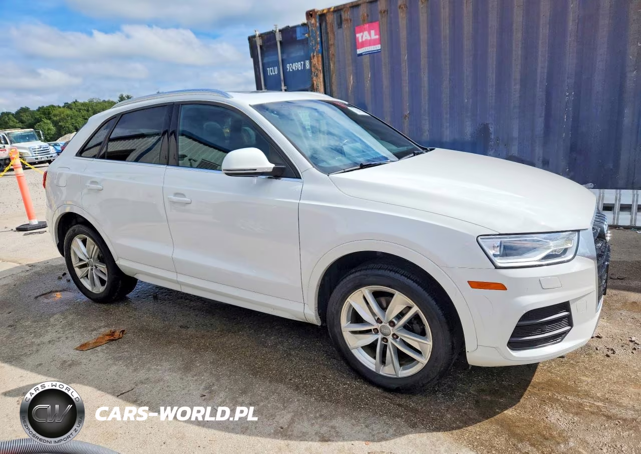 2016 Audi Q3 Premium Plus VIN:WA1EFCFS5GR021733 - 4