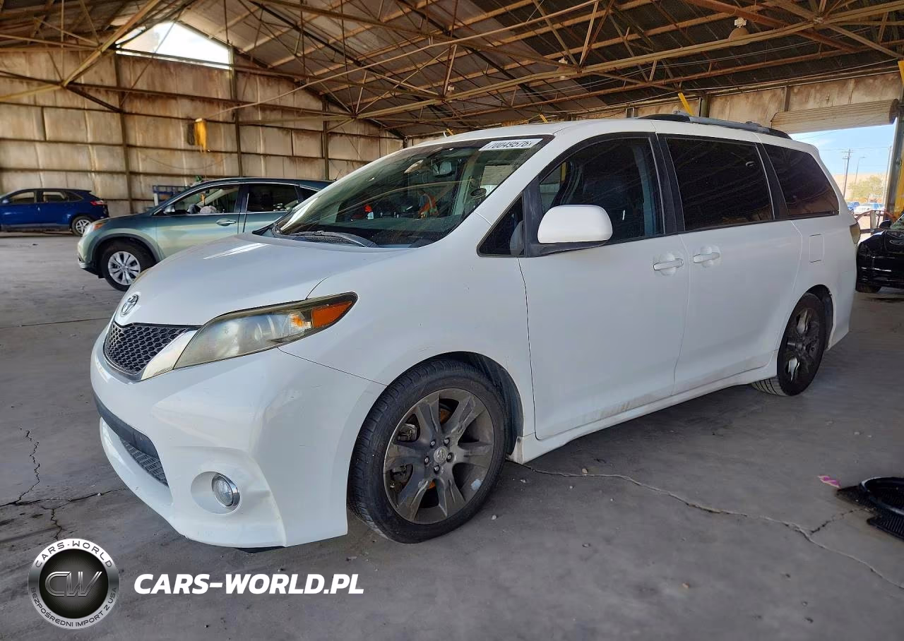 2012 Toyota Sienna Sport – zdjęcie 1 z 13