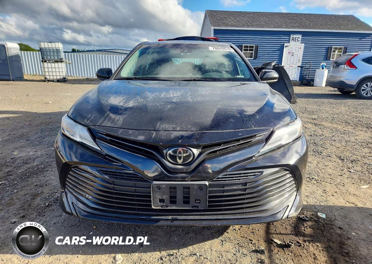2018 Toyota Camry Le VIN:4T1B11HK6JU610959 - 5