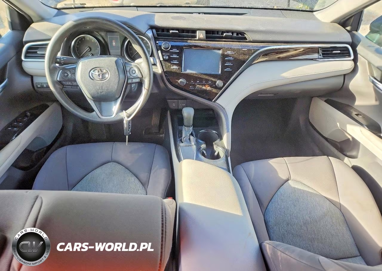 2018 Toyota Camry Le VIN:4T1B11HK6JU610959 - 8