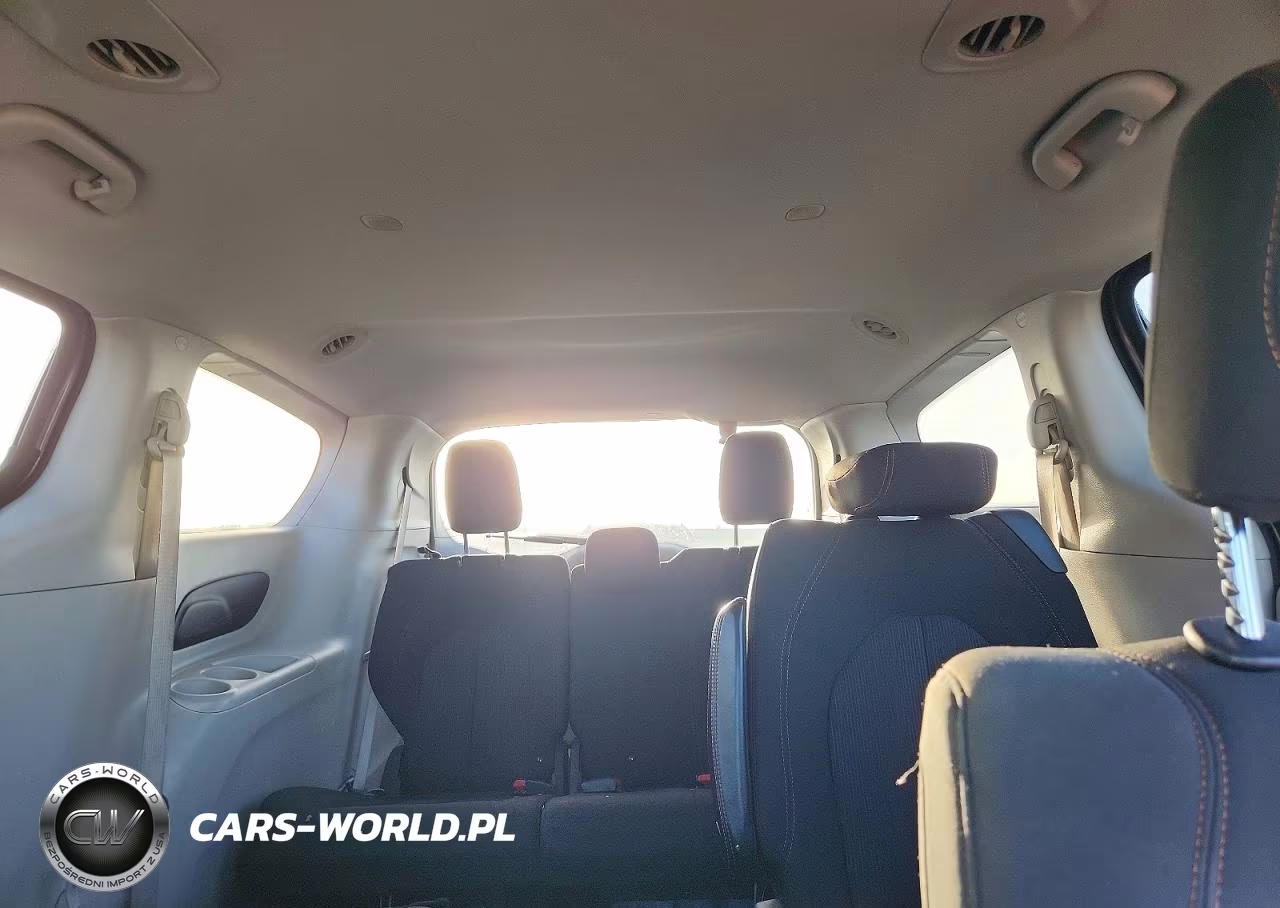 2017 Chrysler Pacifica Lx VIN:2C4RC1CG2HR521803 - 10