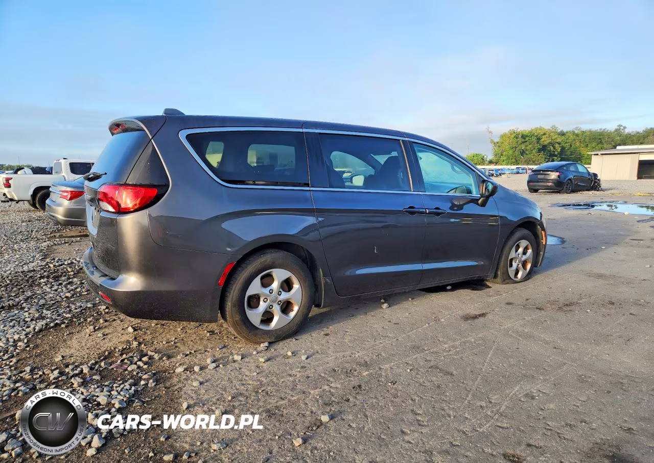 2017 Chrysler Pacifica Lx VIN:2C4RC1CG2HR521803 - 3