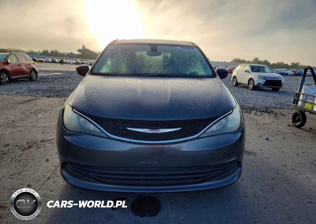 2017 Chrysler Pacifica Lx VIN:2C4RC1CG2HR521803 - 5