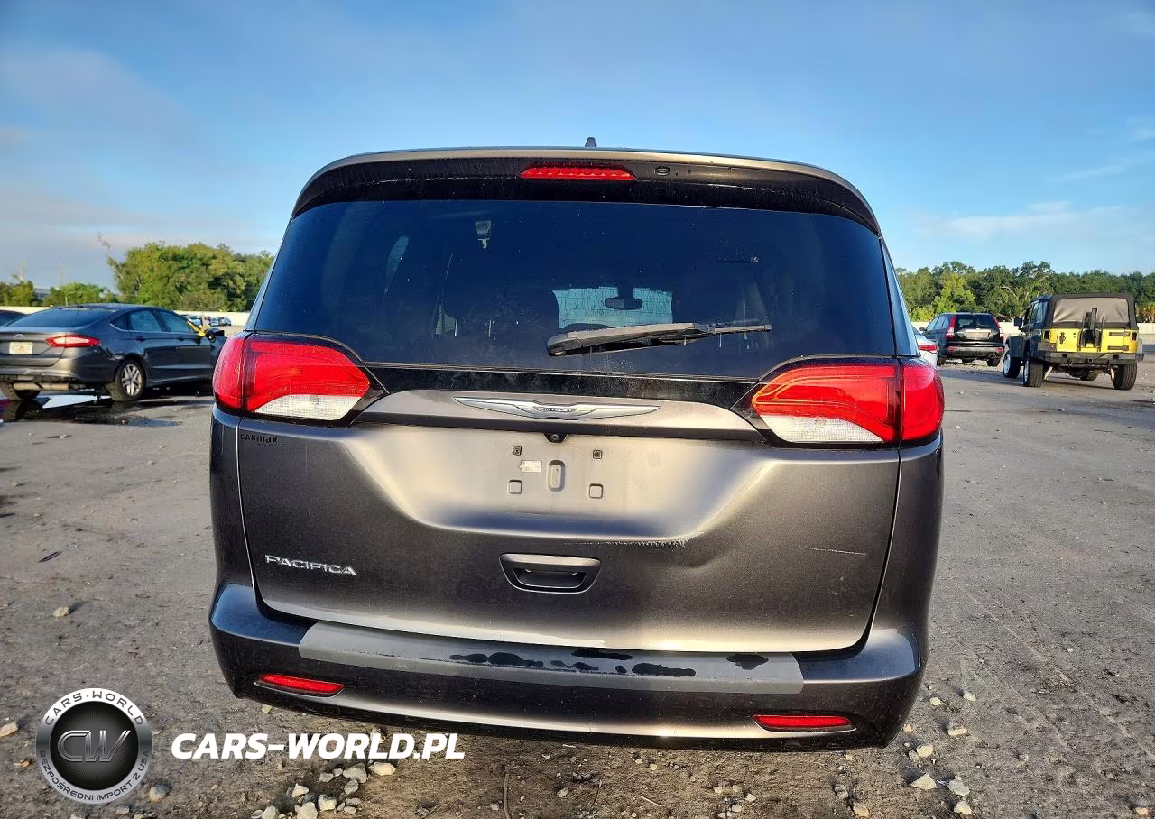 2017 Chrysler Pacifica Lx VIN:2C4RC1CG2HR521803 - 6