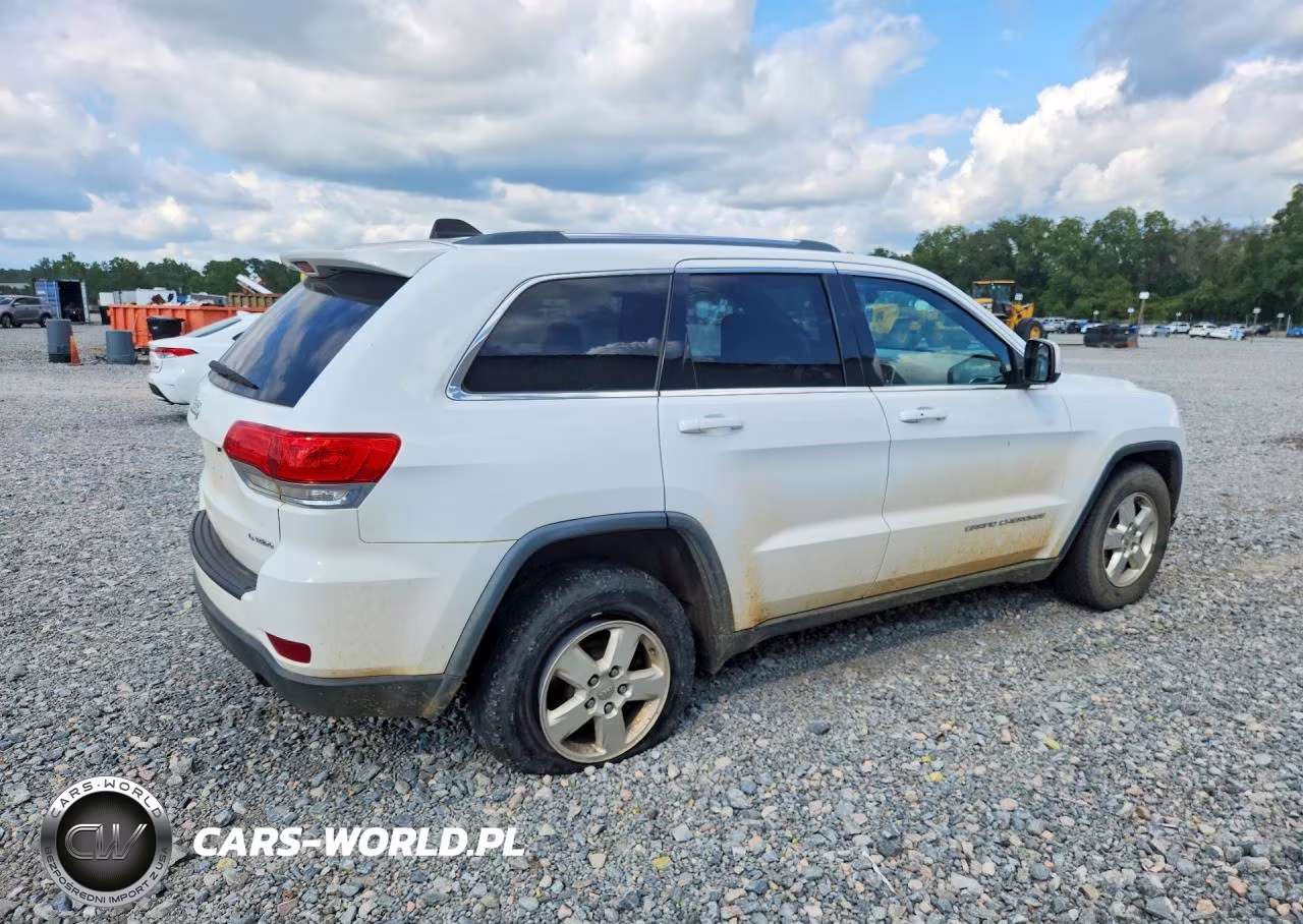 2014 Jeep Grand Cherokee Laredo VIN:1C4RJFAG2EC155240 - 3