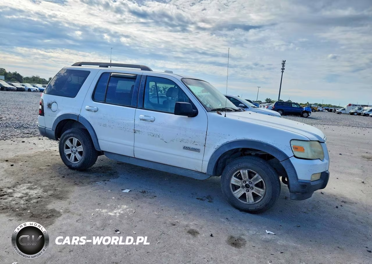 2007 Ford Explorer Xlt VIN:1FMEU73E17UA97136 - 4