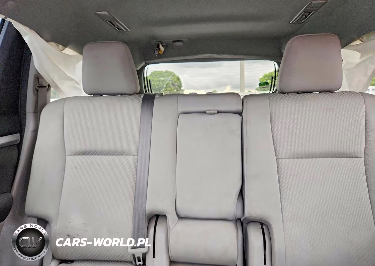 2017 Toyota Highlander Le VIN:5TDZARFH6HS025046 - 10